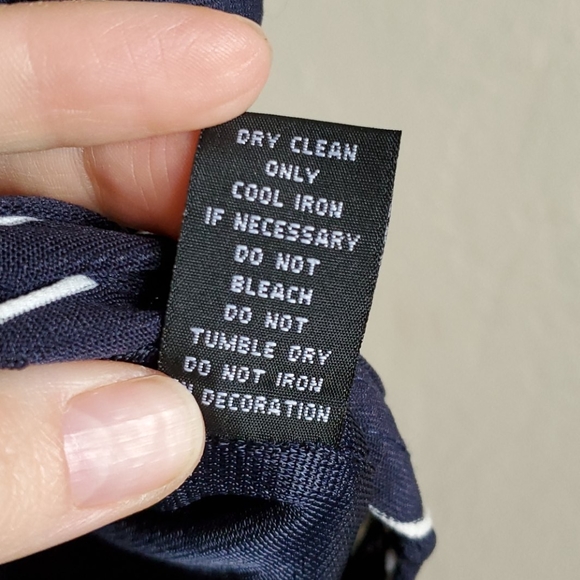 Beautiful Back Zipper Dress with Pockets - Picture 6 of 6